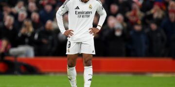 Kylian Mbappe, en un momento de la derrota del Real Madrid ante el Liverpool en Liga de Campeones. EFE/EPA/PETER POWELL