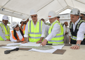 Presidente supervisando Navarrete