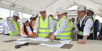 Presidente supervisando Navarrete