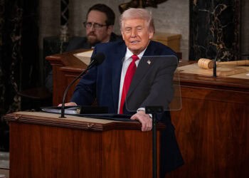 Trump Ante el Congreso: Entre la «Era de Oro» y Los Datos Que La Contradicen