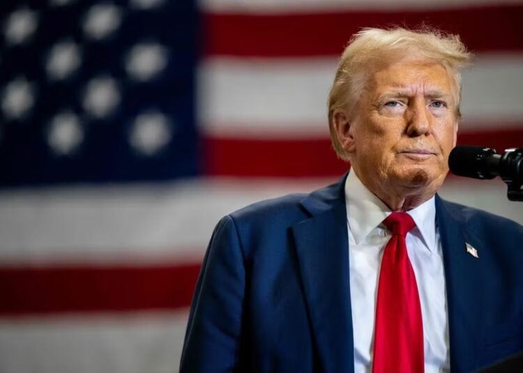 El candidato presidencial republicano, ex EE. UU. El presidente Donald Trump, durante un mitin de campaña en el almacén de Mosack Group el 25 de septiembre de 2024 en Mint Hill, Carolina del Norte. BRANDON BELL/AFP