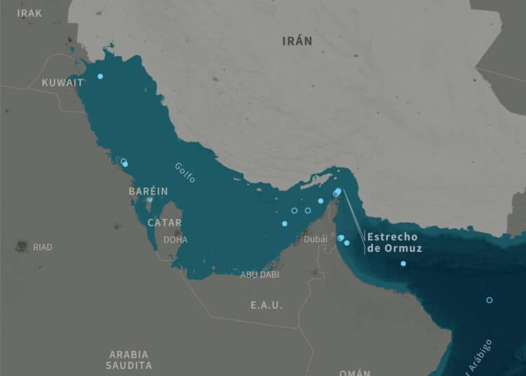 Mapa del Golfo y el estrecho de Ormuz que muestra las ubicaciones de los ataques a buques comerciales entre el 28 de febrero y el 11 de marzo a las 12H00 GMT (Infografía de Sabrina BLANCHARD y Luca MATTEUCCI / AFP)