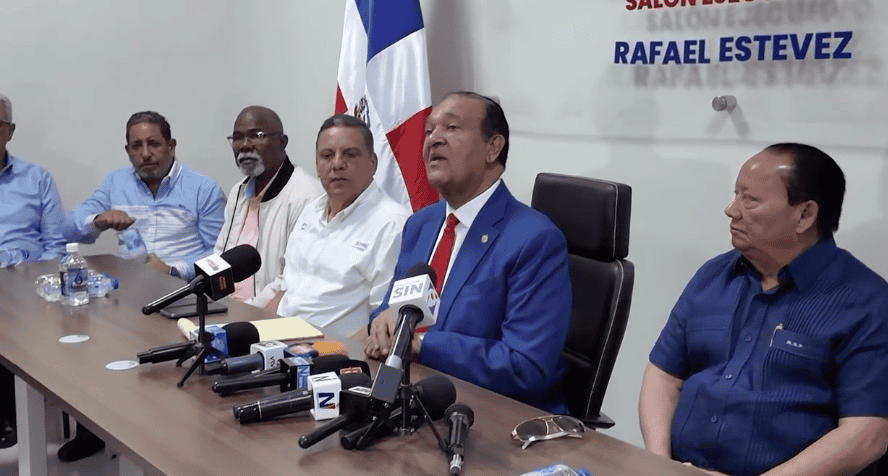 Antonio Marte en rueda de prensa en CONATRA
