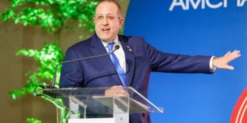 Magín Díaz, ministro de Hacienda y Economía