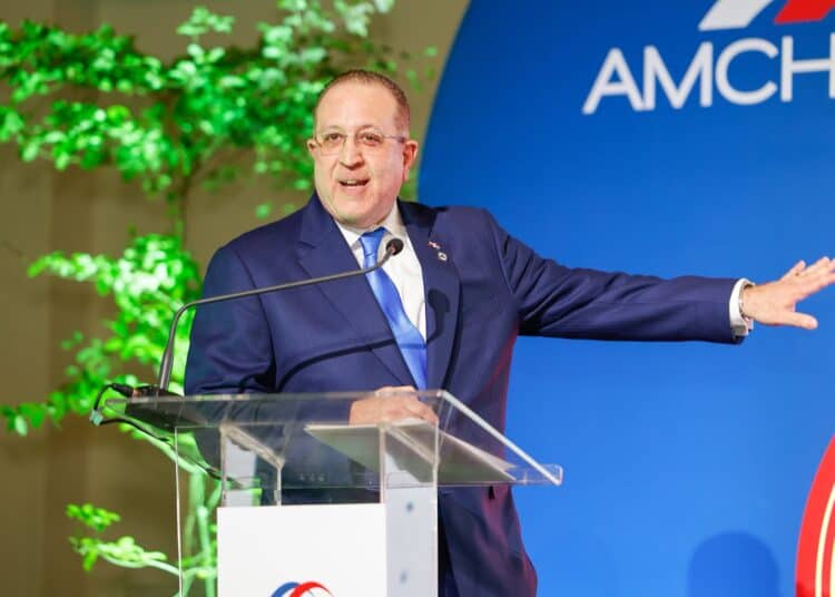 Magín Díaz, ministro de Hacienda y Economía