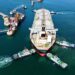 QINGDAO, CHINA - 7 DE MARZO DE 2026 - Un buque de carga que transportaba petróleo crudo importado atracó en la terminal de petróleo crudo del puerto de Qingdao, ciudad de Qingdao, provincia de Shandong, China el 7 de marzo de 2026. (Crédito de la foto debería ser CFOTO/Future Publishing a través de Getty Images)