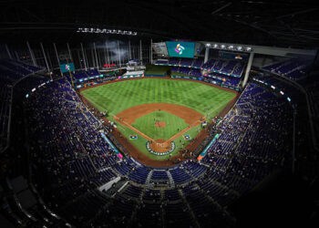 MIAMI, FL - 15 DE MARZO: Una vista aérea dentro del estadio después del partido World Baseball Classic WBC de 2026 presentado por Capital One entre el Equipo de EE. UU. y el Equipo de República Dominicana en el parque loanDepot el domingo 15 de marzo de 2026 en Miami, Florida. (Foto de Kelly Gavin/WBCI/MLB Photos a través de Getty Images)
