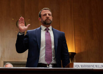 Mullin Asume Seguridad Nacional de EE.UU. Tras Caos En Washington