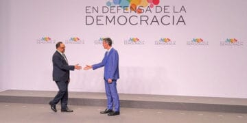 Antoliano Peralta en cumbre de izquierdas