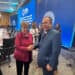 La directora gerente del FMI, Kristalina Georgieva, y el gobernador Héctor Valdez Albizu comparten durante las reuniones.