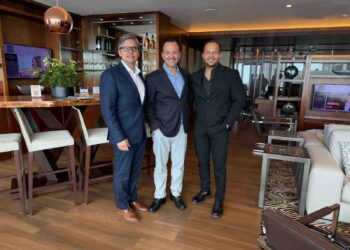 Alex Fiz, presidente de Aimbridge; Patricio del Portillo, VP Real Estate; y Nathanael Pere z, Asset Manager de Noval.