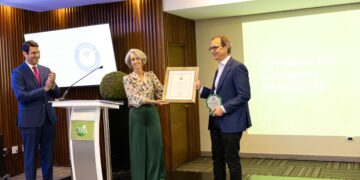 Jean Suriel, Ginny Heinsen B y Santiago Camarena