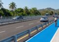 Carretera con carril azul exclusivo para bicicletas en El Salvador financiada por el BCIE