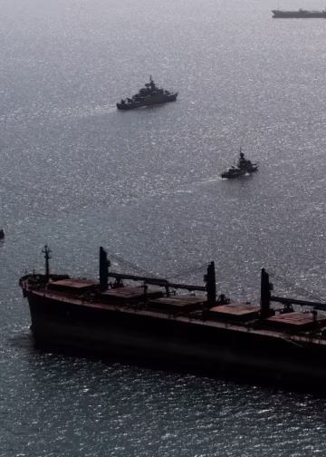 Algunos barcos internacionales han cruzado el estrecho de Ormuz.