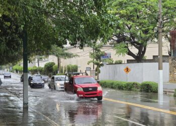 Inundación en la Av. Anacaona por Vaguada de Abril 2026