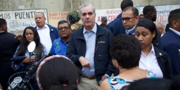 Luis Abinader recorre Nuevo Amanecer