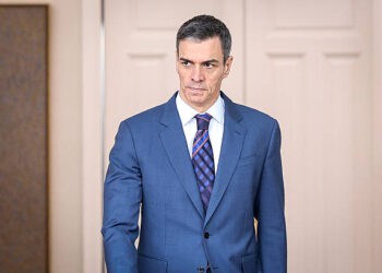 MADRID, ESPAÑA - 18 DE MARZO: El primer ministro español Pedro Sánchez (R) y el presidente ucraniano Volodymyr Zelensky (L) se reunirán en el Palacio Moncloa el 18 de marzo de 2026 en Madrid, España. El presidente Zelensky ha estado visitando a los líderes europeos para discutir el apoyo a Ucrania y las estrategias para aumentar la presión sobre Rusia. (Foto de Pablo Cuadra/Getty Images)