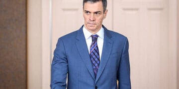 MADRID, ESPAÑA - 18 DE MARZO: El primer ministro español Pedro Sánchez (R) y el presidente ucraniano Volodymyr Zelensky (L) se reunirán en el Palacio Moncloa el 18 de marzo de 2026 en Madrid, España. El presidente Zelensky ha estado visitando a los líderes europeos para discutir el apoyo a Ucrania y las estrategias para aumentar la presión sobre Rusia. (Foto de Pablo Cuadra/Getty Images)