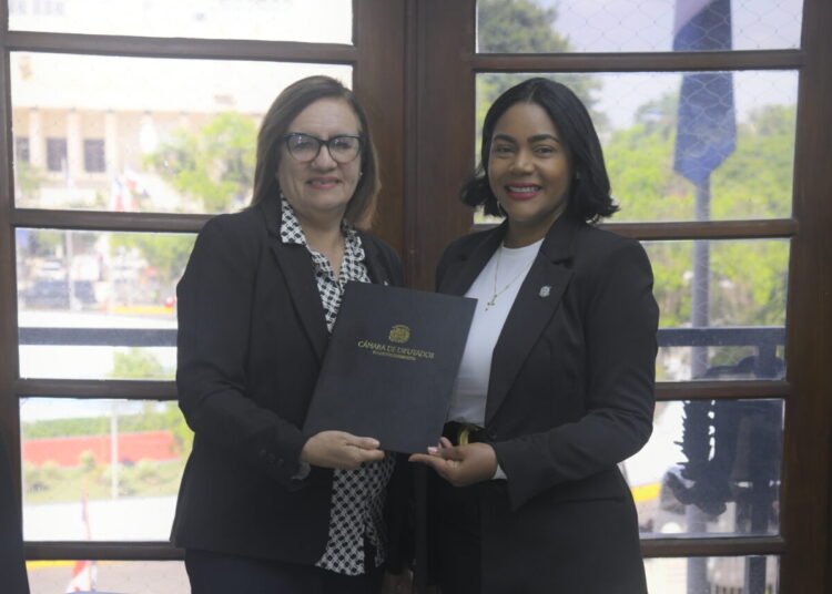 DIPUTADA LEYVI BAUTISTA PROPONE PROYECTO DE LEY DISPENSARIO MÉDICO ESCOLAR