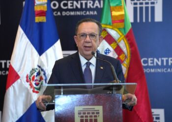 Gobernador de Banco Central Hector Valdez Albizu
