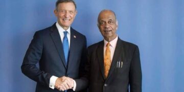 El ministro de Relaciones Exteriores, Roberto Álvarez, y el secretario general adjunto de las Naciones Unidas