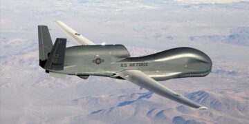 Dron de vigilancia RQ-4 Global Hawk de la Fuerza Aérea de Estados Unidos en vuelo