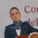 Claudia Sheinbaum, presidenta de México, analiza el informe de seguridad nacional de abril durante una conferencia de prensa en el Palacio Nacional de la Ciudad de México, México, el 12 de mayo de 2026. (Foto de Solrac Santiago/NurPhoto vía Getty Images)