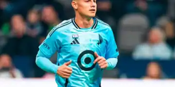James Rodríguez calentando en el Minnesota United FC
