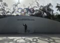 Estatua y medallas olímpicas