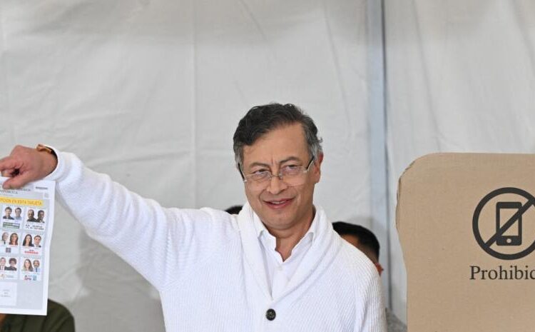 Comisión de la Cámara Ordena Suspensión Provisional de Petro Hasta Elecciones