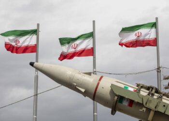 EE.UU. e Irán Intercambian Ataques y Ponen en Riesgo Tregua