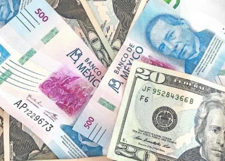 Peso Mexicano se Deprecia Frente al Dólar