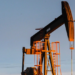 Petróleo de Texas baja 3.4% mientras Wall Street cierra mixto
