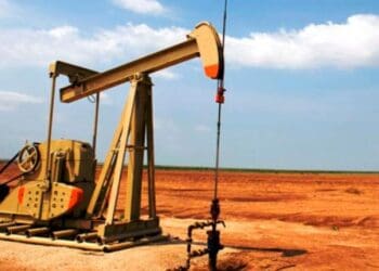 Petróleo Sube 3% Tras Ataques de Irán Contra Israel