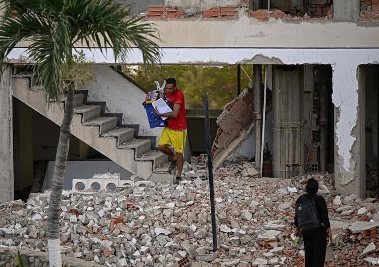 Potentes Terremotos Sacuden Venezuela y Causan 164 Muertes y Casi Mil Heridos