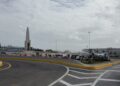 Túnel soterrado en la Plaza de la Bandera de Santo Domingo con el monumento a la bandera al fondo