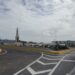 Túnel soterrado en la Plaza de la Bandera de Santo Domingo con el monumento a la bandera al fondo