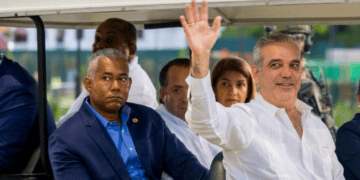 El presidente Luis Abinader durante la inauguración de obras públicas en la provincia de Samaná