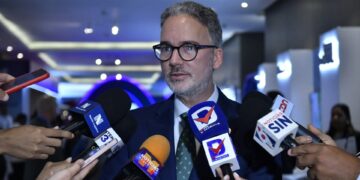 Foro empresarial AIRD sobre alzas a plásticos y transacciones