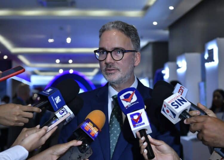 Foro empresarial AIRD sobre alzas a plásticos y transacciones