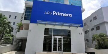 Fachada de una clínica privada en República Dominicana en el marco del conflicto entre ARS y Andeclip