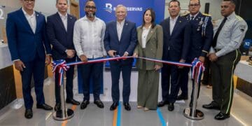 Fachada de la nueva oficina de Banreservas en el Centro de Retención de Vehículos de Pedro Brand