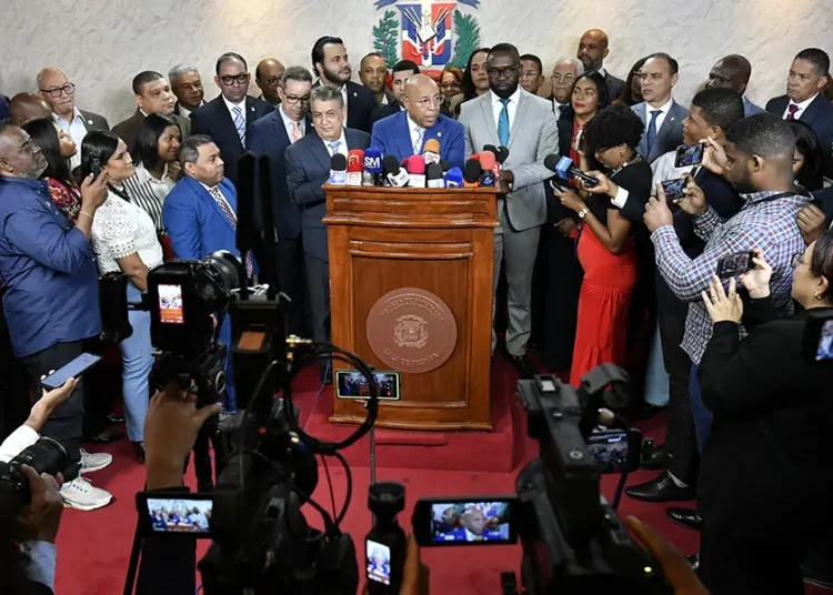 Diputados dominicanos en el hemiciclo durante la sesión sobre modificaciones al nuevo Código Penal