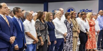 Carolina Mejía durante una conferencia del PRM presentando su propuesta de desarrollo nacional