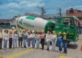 Estudiantes recorren la planta de cemento de Cementos Progreso en San Pedro de Macoris