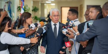 El presidente del Senado dominicano, Ricardo de los Santos, durante una sesión legislativa