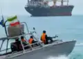 Buques de guerra de la Armada de EE.UU. operando en el estrecho de Ormuz durante el bloqueo naval a Irán