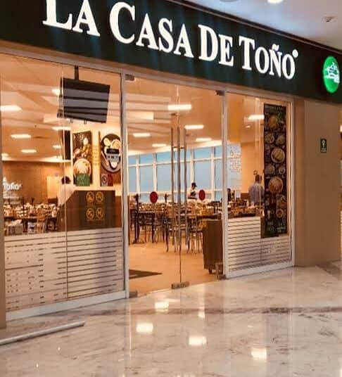 Sucursal de la cadena mexicana de restaurantes La Casa de Toño en Ciudad de México