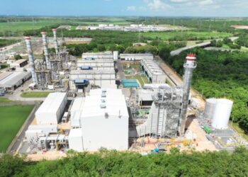 Turbinas de generación eléctrica de ciclo combinado de Energas en mantenimiento en República Dominicana