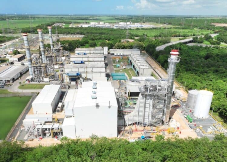 Turbinas de generación eléctrica de ciclo combinado de Energas en mantenimiento en República Dominicana